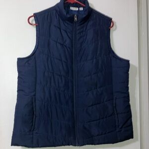 New Navy Vest,quilted lightweight.
Large Petite
